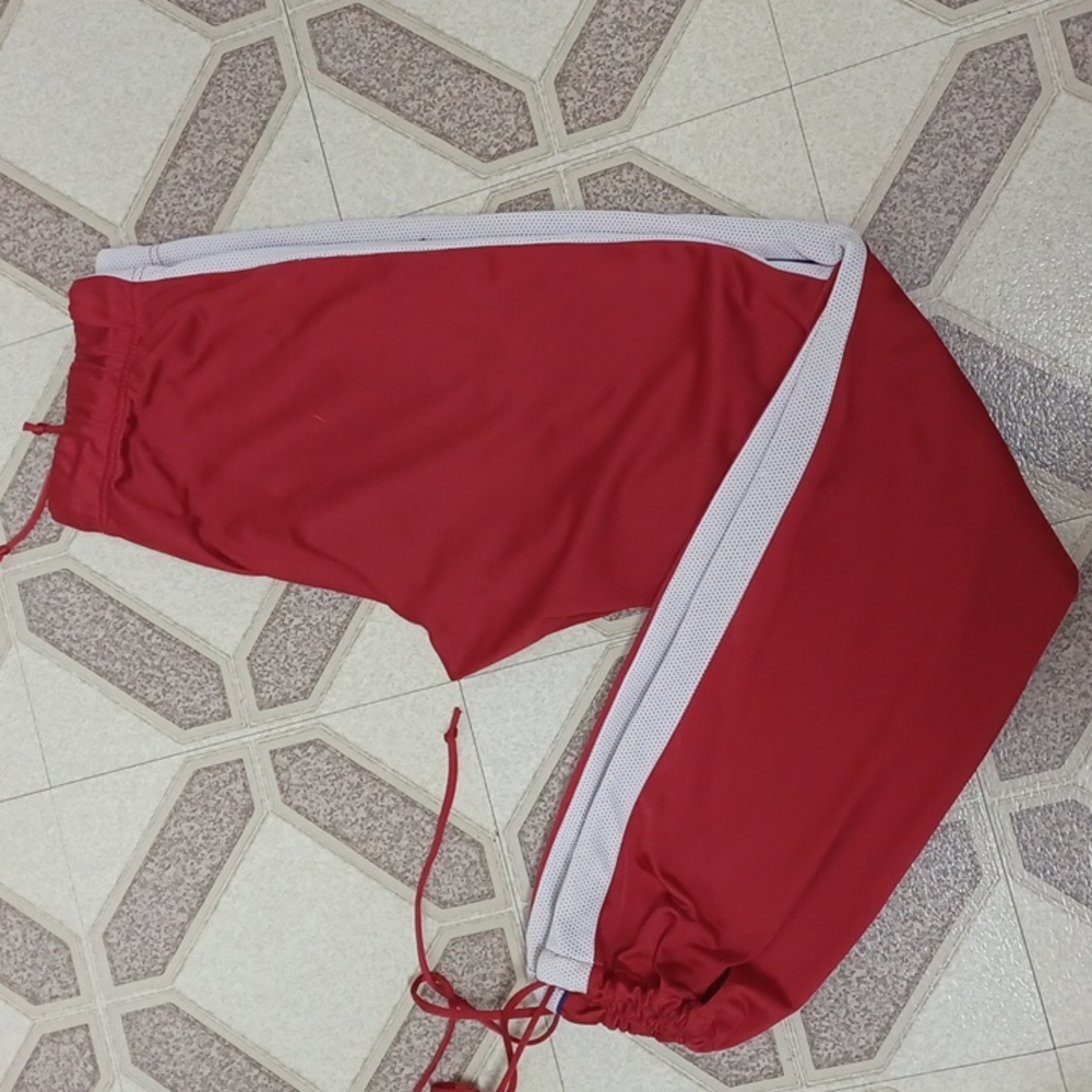 Sports red pant size M